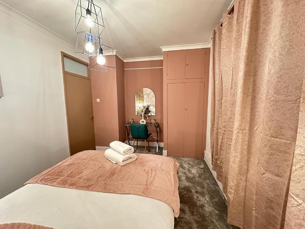 Beautiful Family Apartment Londen Buitenkant foto